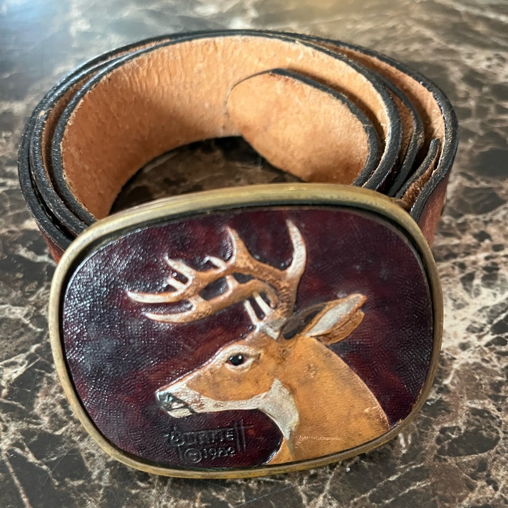 Eagle leather works leather belt with stag belt buckle size 34